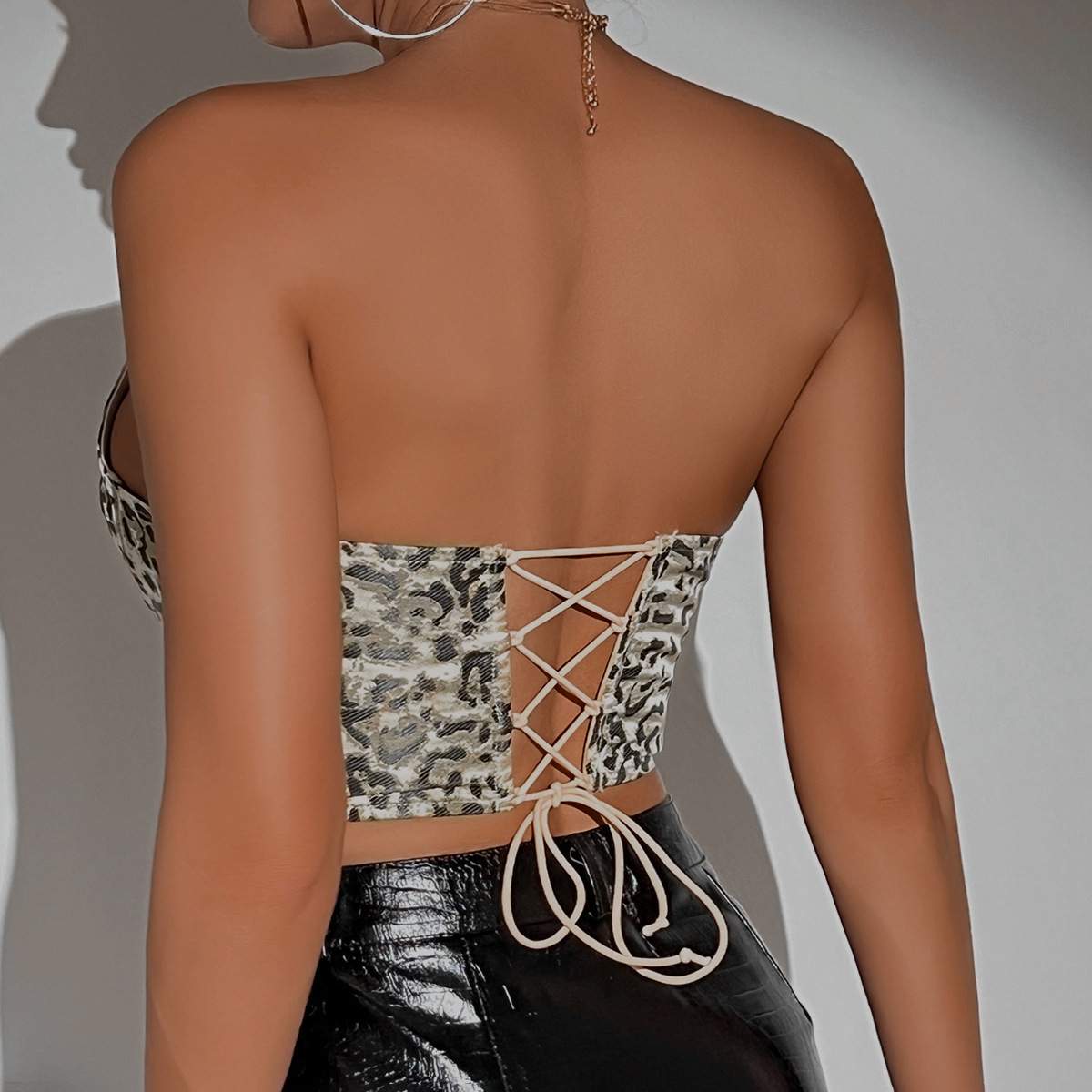 LOW CUT DIAMOND SHAPED FISHBONE SHORT LACE UP VEST 