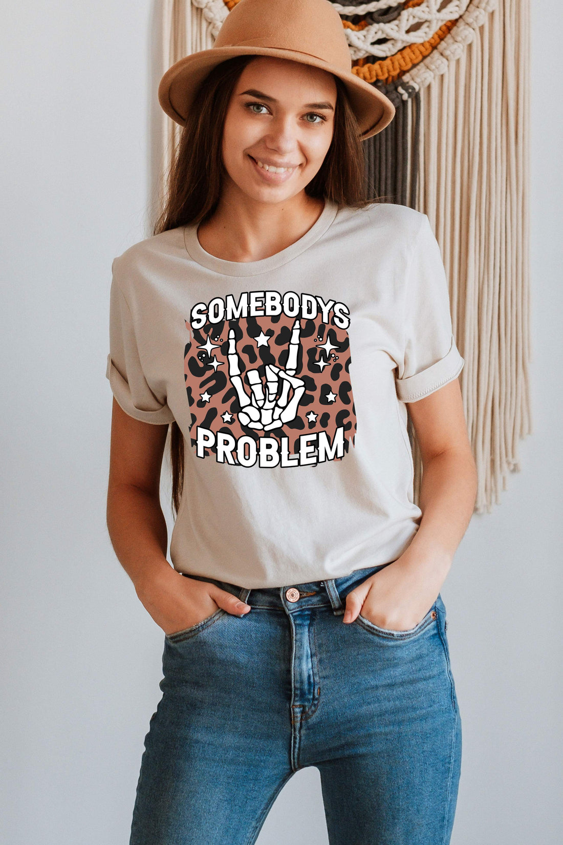 SOMEBODYS PROBLEM GRAPHIC TEE T-SHIRTS