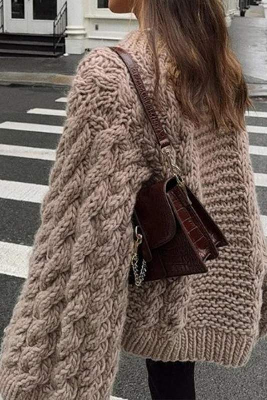 CHUNKY CABLE KNIT SWEATER