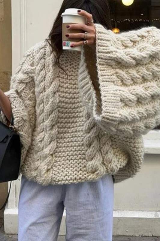 CHUNKY CABLE KNIT SWEATER