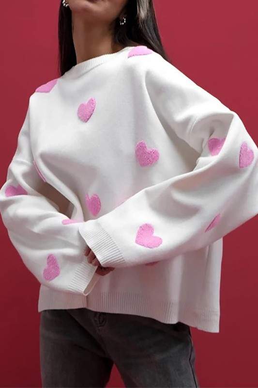 HEART EMBROIDERY SWEATER