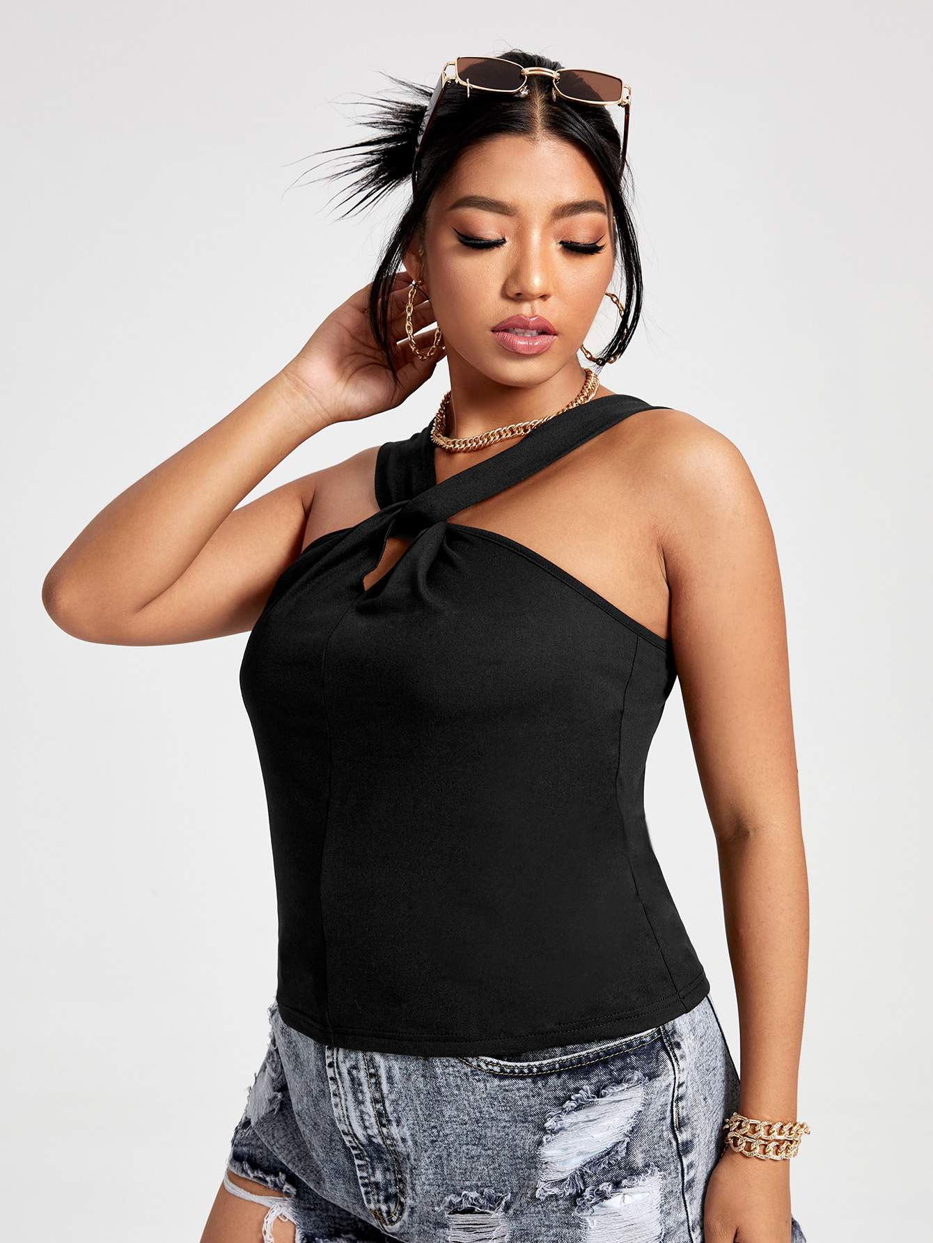 PLUS SOLID TWIST FRONT CAMI TOP