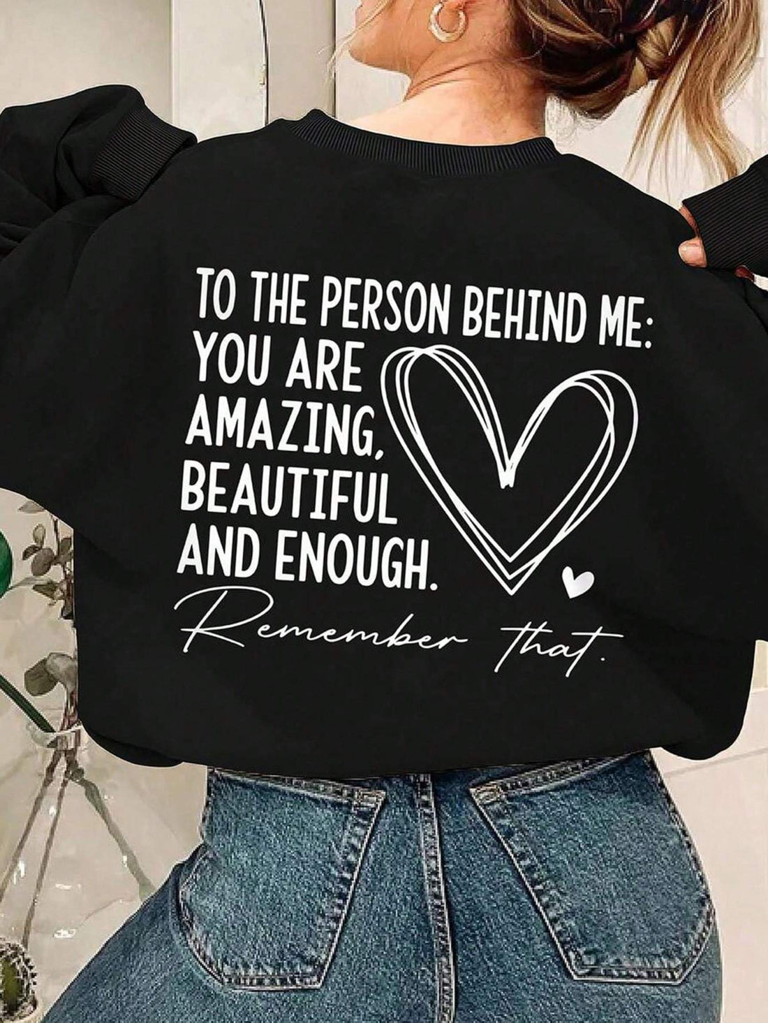 WOMEN S SWEATSHIRT WITH SLOGAN AND HEART PRINT